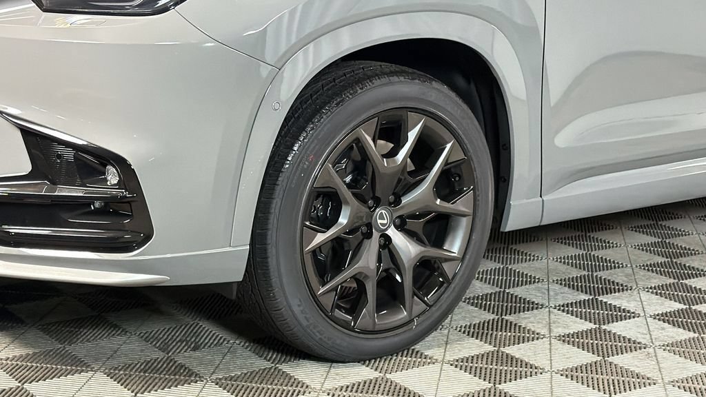 New 2026 Lexus TX 500h AWD image 4