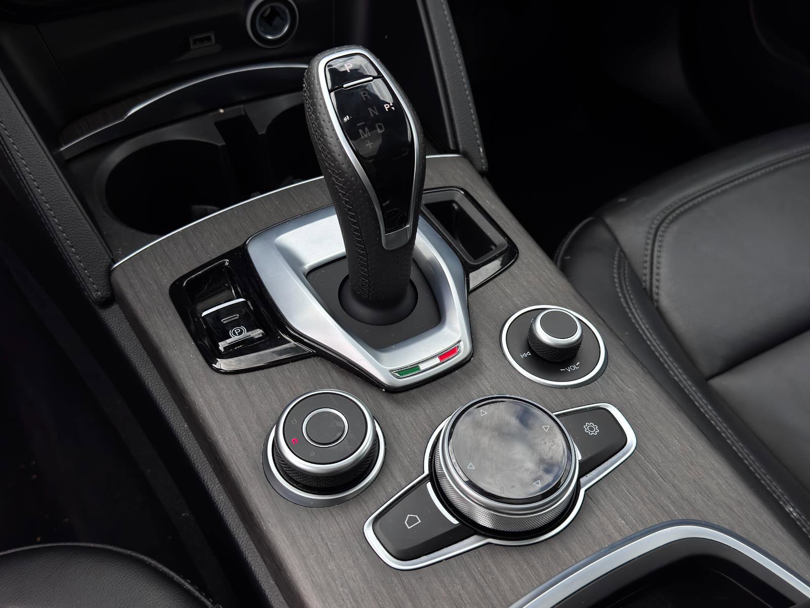 Used 2022 Alfa Romeo Stelvio Ti image 20