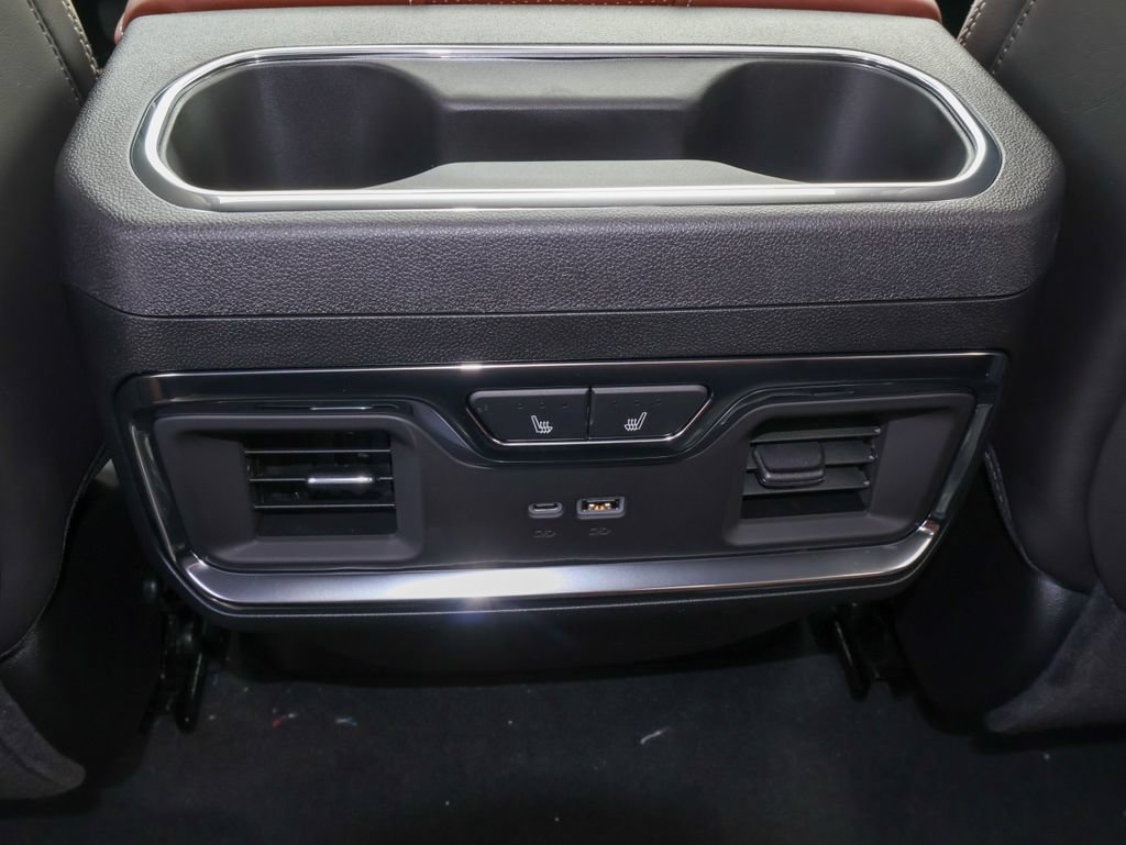 New 2026 GMC Sierra 3500 Denali Ultimate AWD/4WD image 13