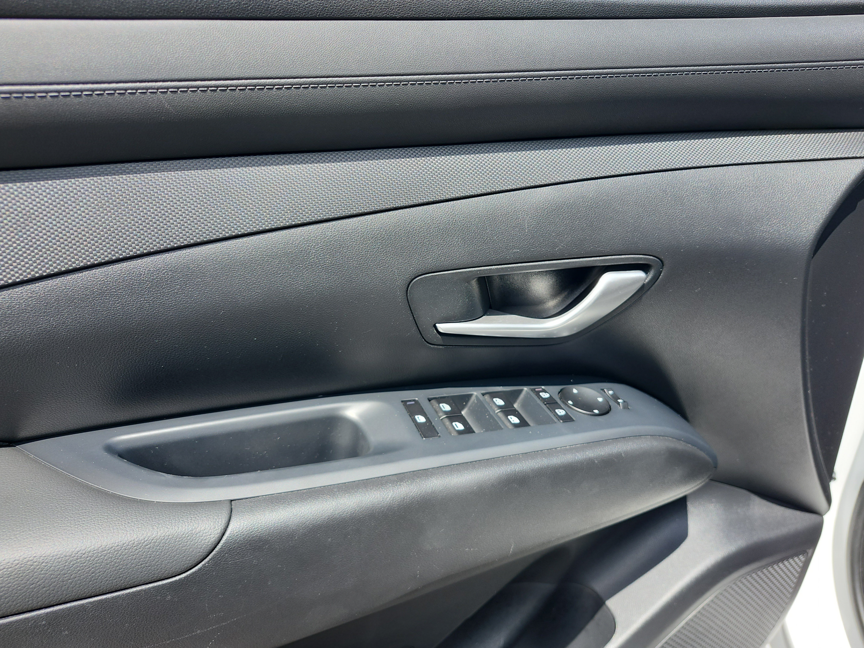 Certified 2025 Hyundai Santa Cruz SEL FWD image 14
