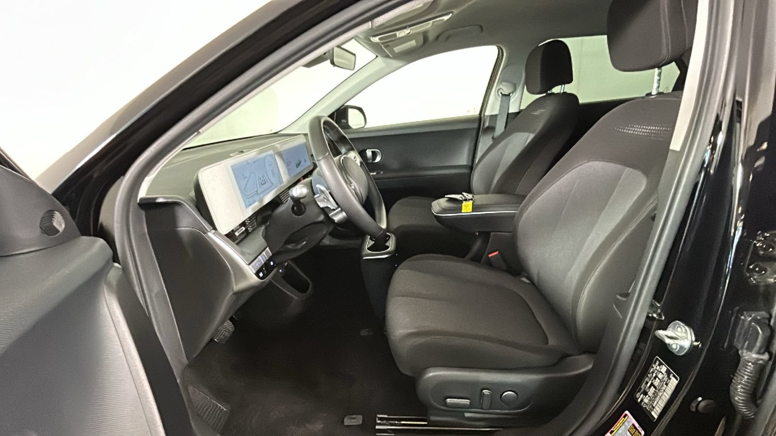 Used 2024 Hyundai Ioniq 5 SE AWD/4WD image 14