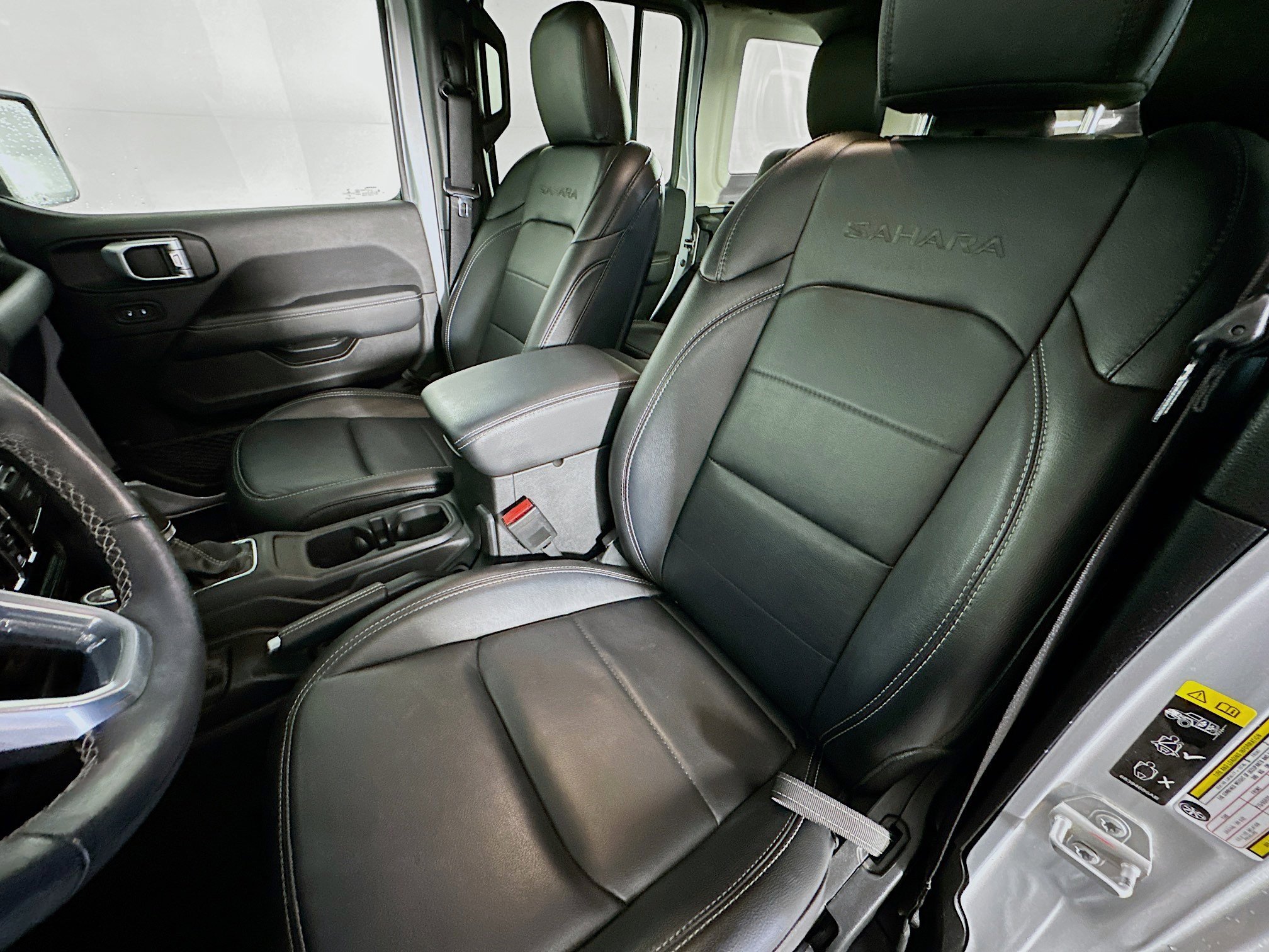 Used 2023 Jeep Wrangler Sahara w/ Cold Weather Group image 13