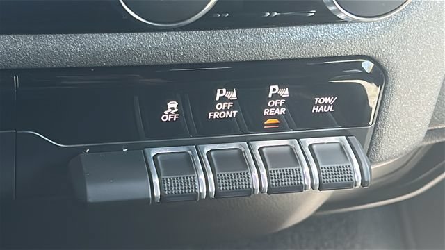Used 2025 RAM 1500 Tradesman AWD/4WD image 32
