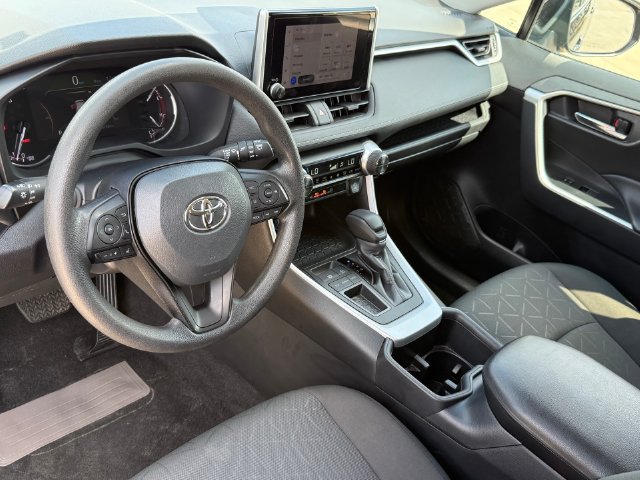 Used 2024 Toyota RAV4 XLE FWD image 10