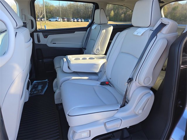 New 2026 Honda Odyssey Touring image 5