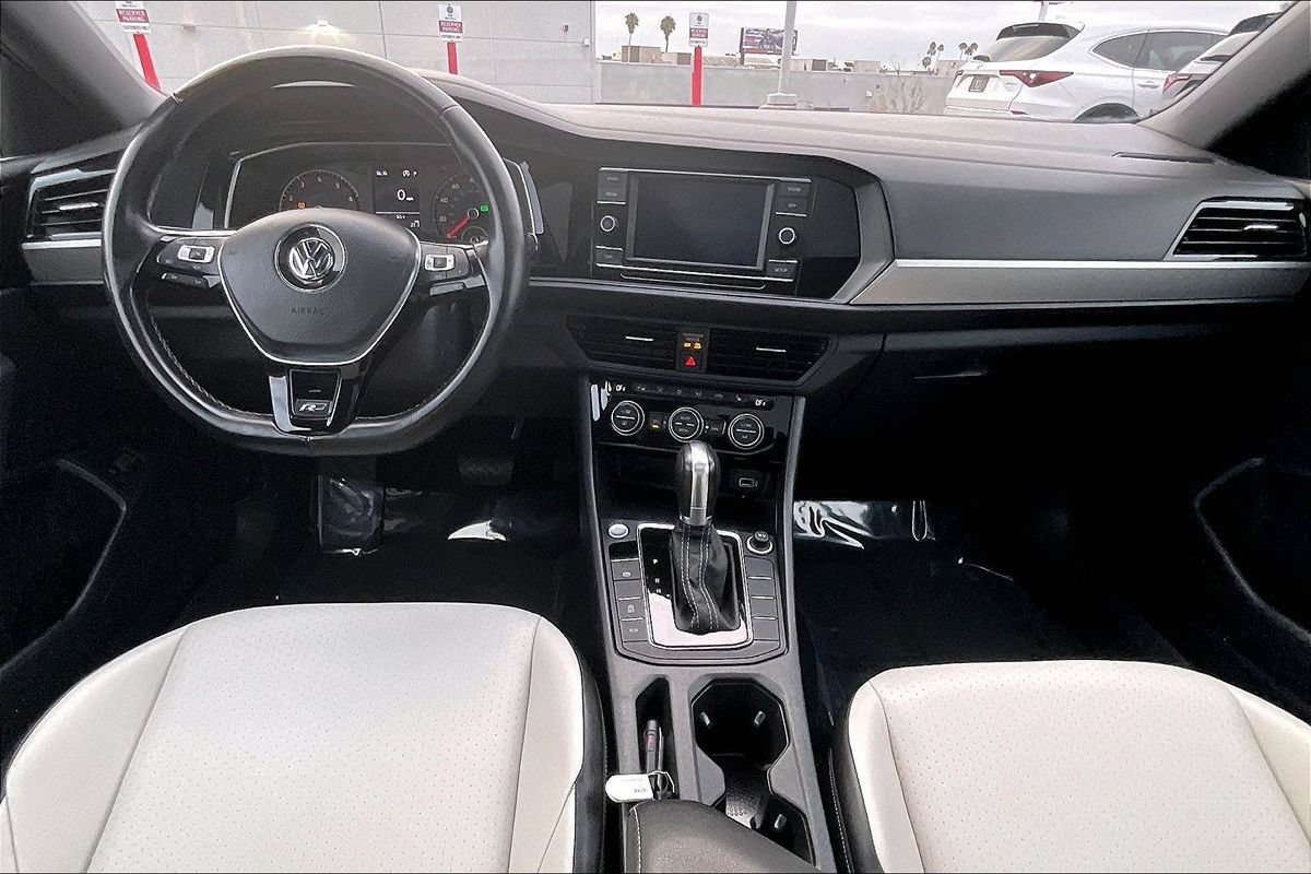 Used 2019 Volkswagen Jetta R-Line w/ R-Line Cold Weather Package FWD image 13