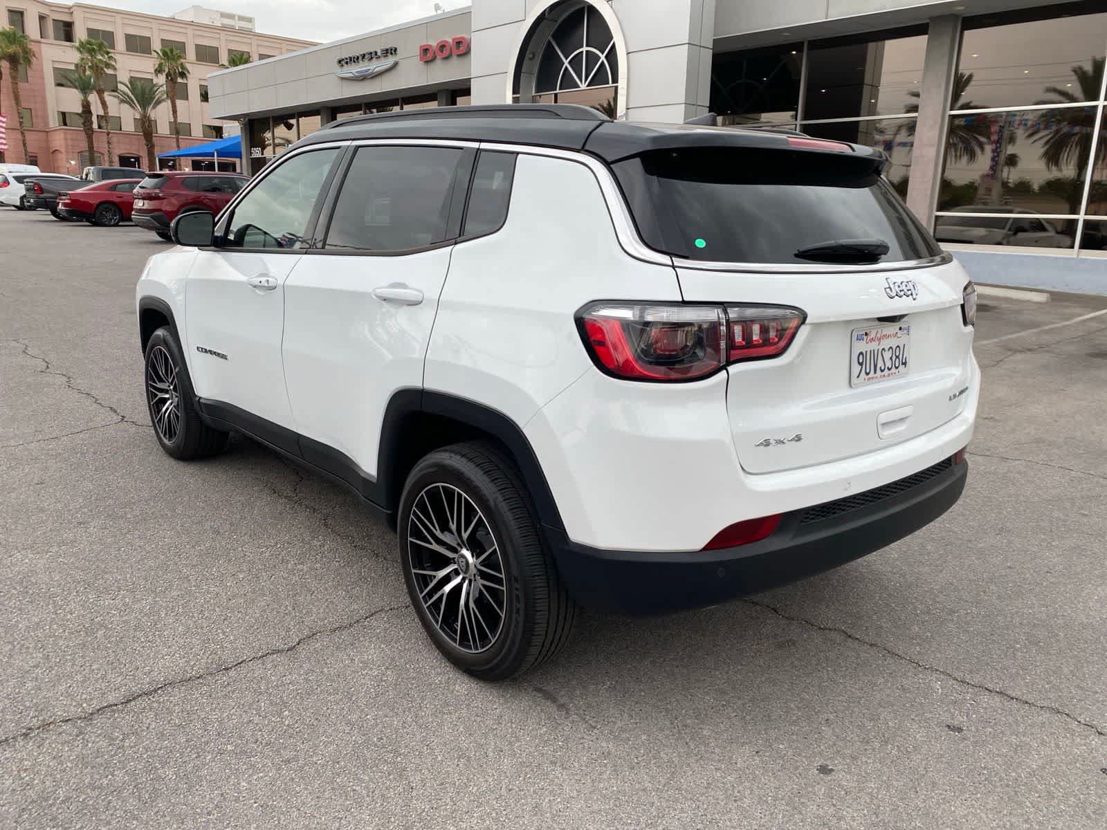 Used 2025 Jeep Compass Limited AWD/4WD image 9