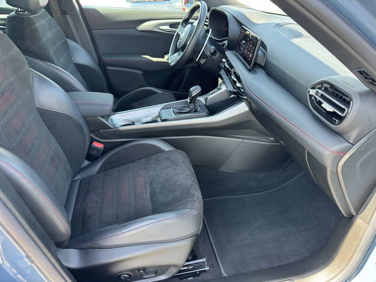 Used 2024 Dodge Hornet R/T Plus AWD/4WD image 18