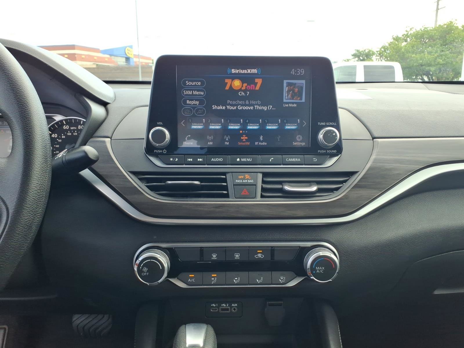 Used 2023 Nissan Altima 2.5 SV AWD/4WD image 10