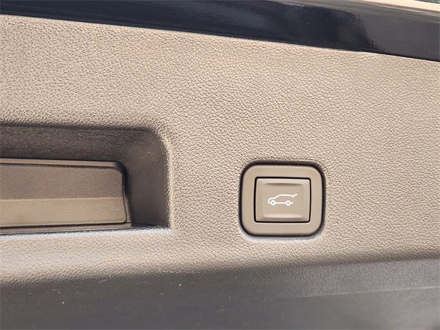 Used 2025 Chevrolet Traverse Z71 w/ Enhanced Driving Package AWD/4WD image 35