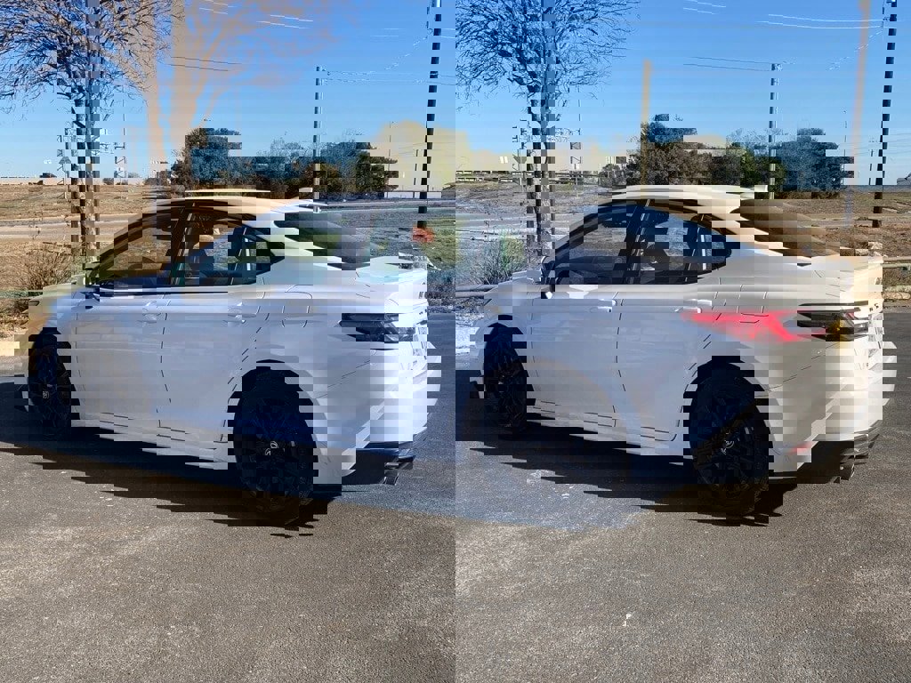 Certified 2025 Toyota Camry SE image 6