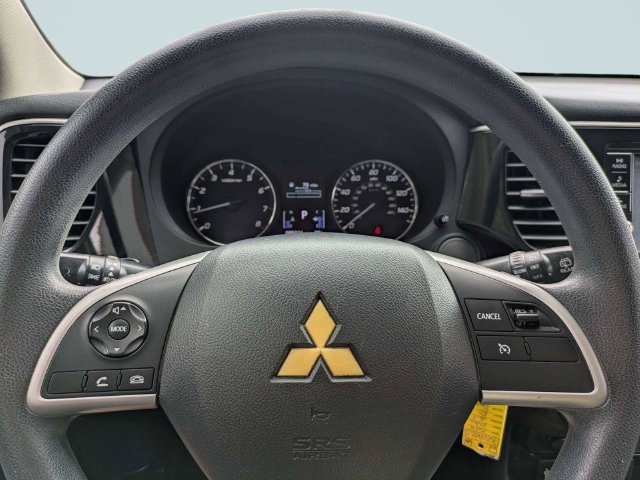 Used 2019 Mitsubishi Outlander ES FWD image 27