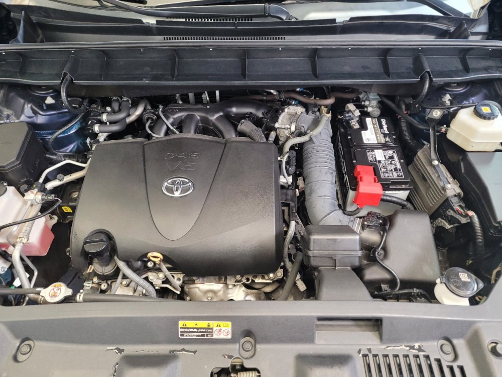 Used 2021 Toyota Highlander XLE AWD/4WD image 30