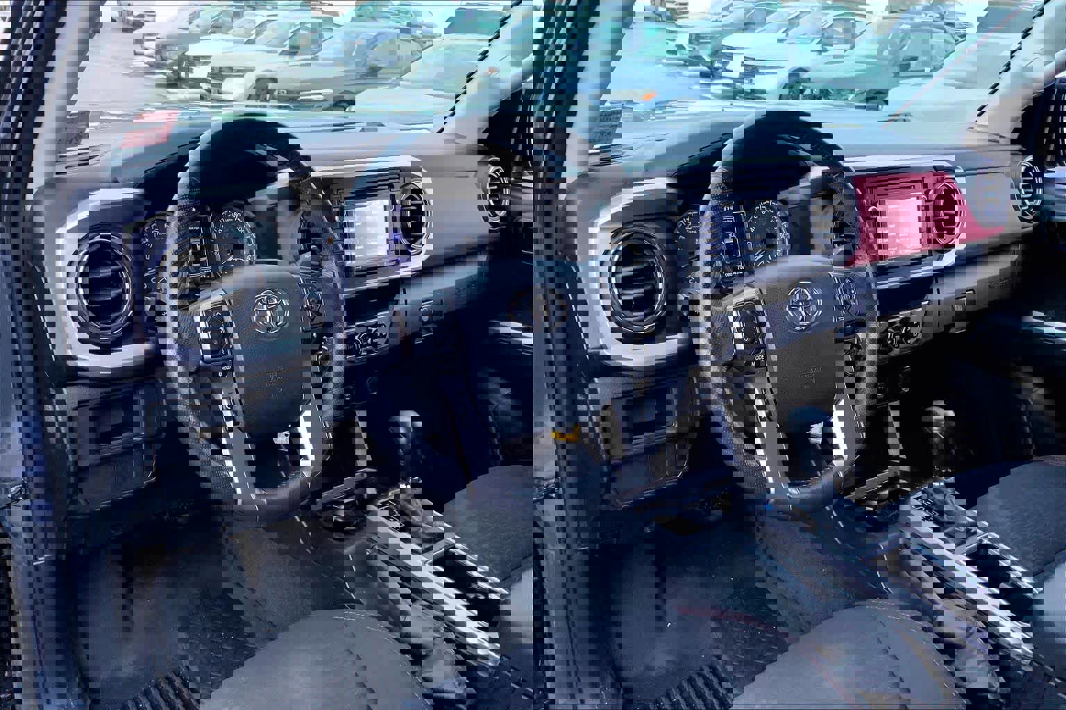 Used 2016 Toyota Tacoma SR5 w/ SR5 Appearance Package (SN) image 18