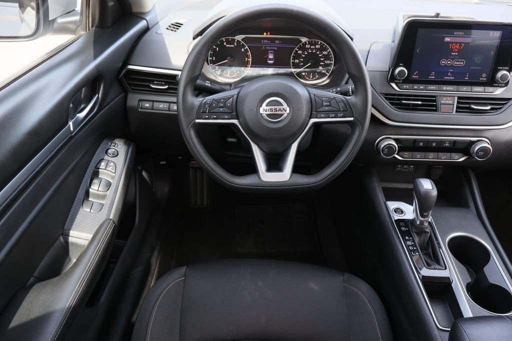 Used 2022 Nissan Altima 2.5 SV FWD image 22