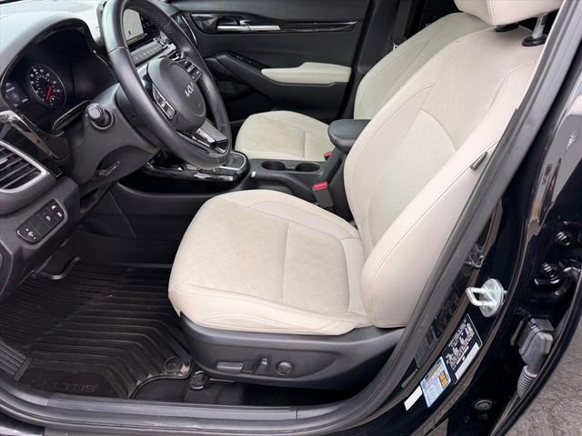 Used 2023 Kia Seltos EX image 7