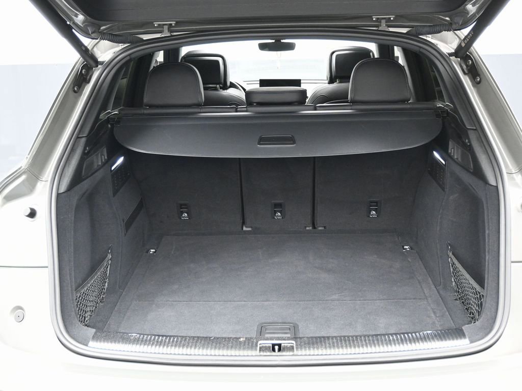 Used 2023 Audi SQ5 Prestige w/ Prestige Package image 16