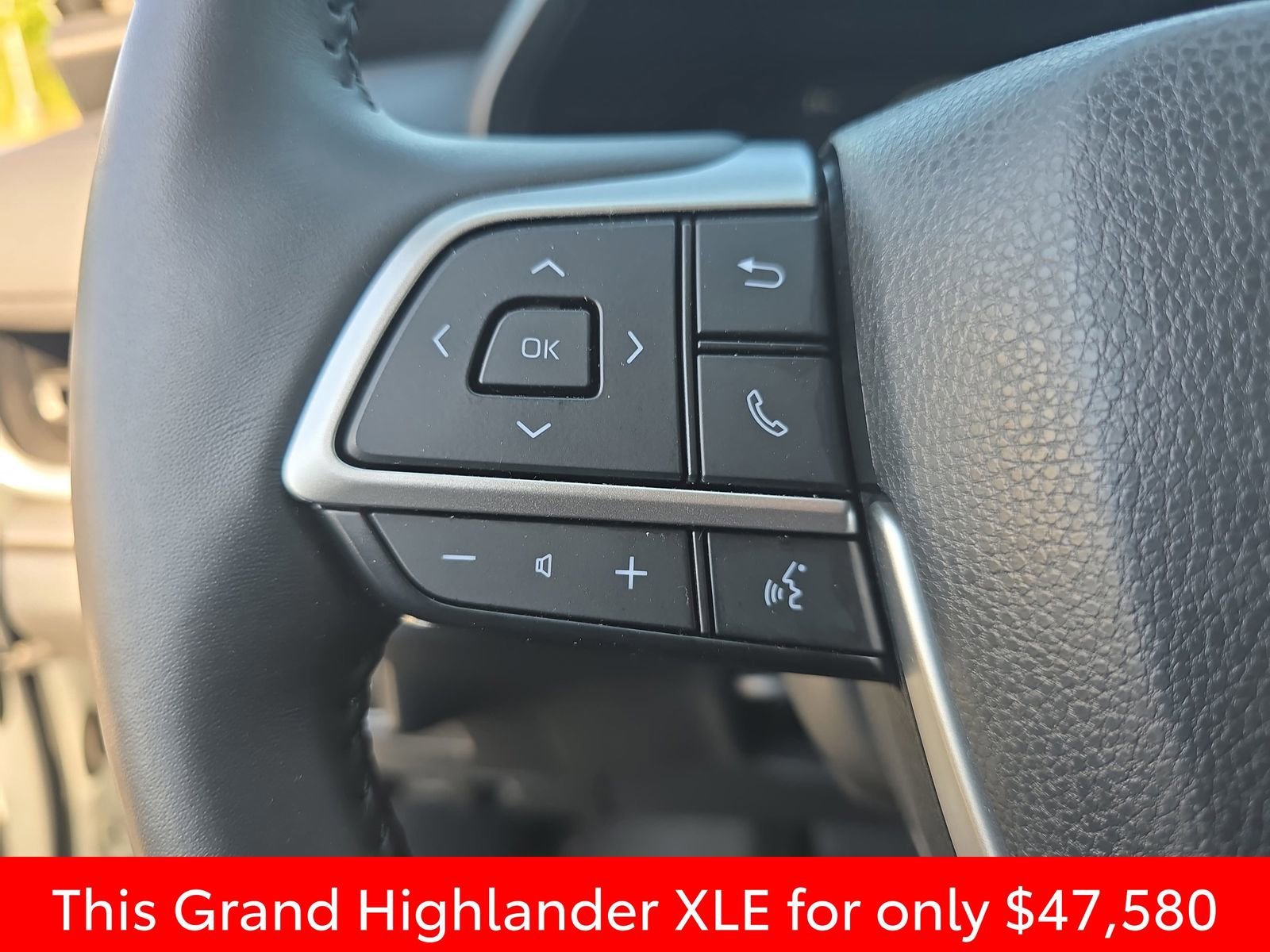 Used 2025 Toyota Grand Highlander AWD image 26