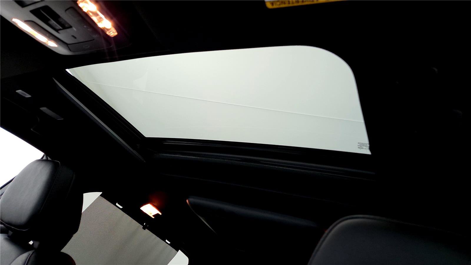 Used 2026 Toyota Sienna Platinum image 28