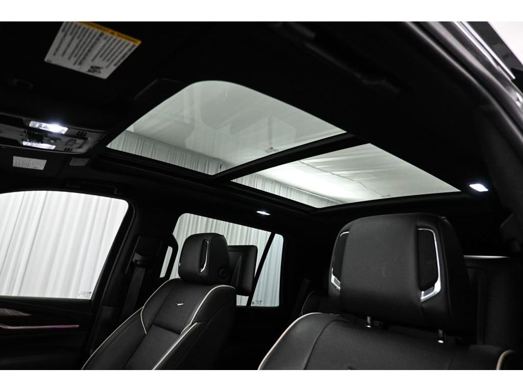 Used 2021 Cadillac Escalade Premium Luxury AWD/4WD image 11