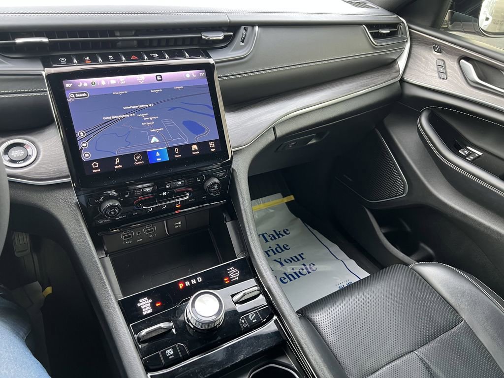 Certified 2023 Jeep Grand Cherokee L Overland w/ Luxury Tech Group IV AWD/4WD image 13