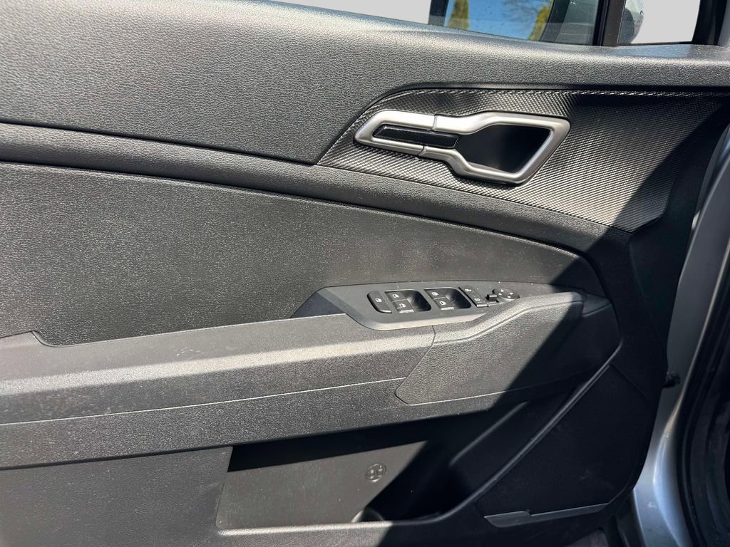 Used 2023 Kia Sportage LX AWD/4WD image 14