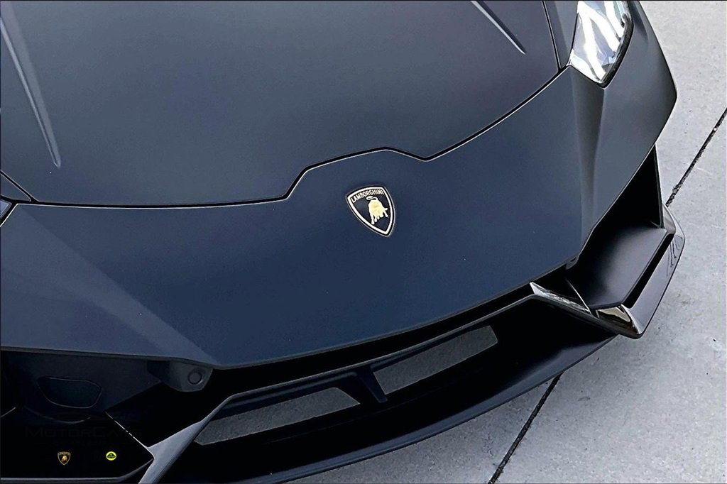 Used 2020 Lamborghini Huracan EVO image 25