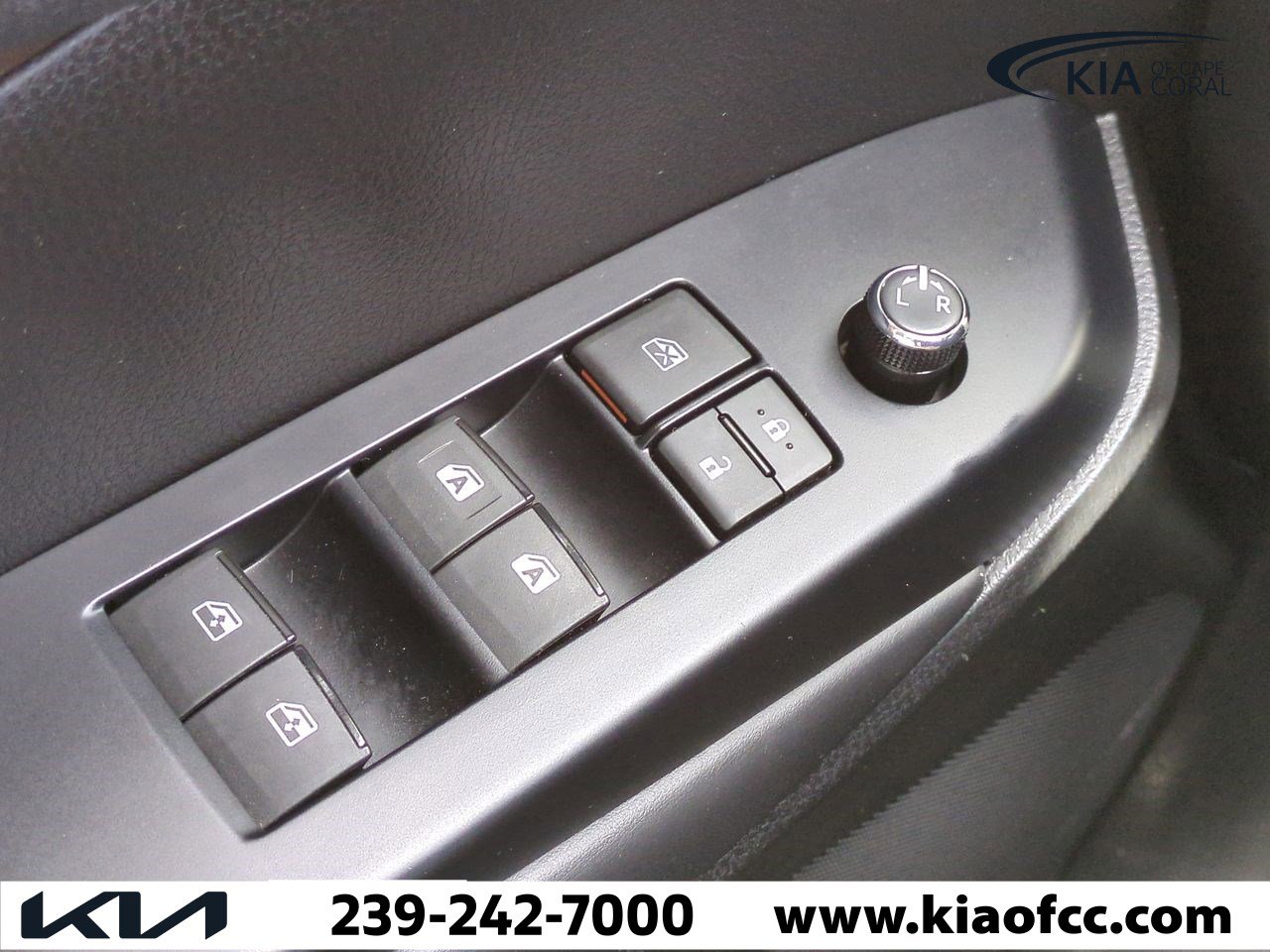 Used 2019 Toyota Highlander XLE image 26