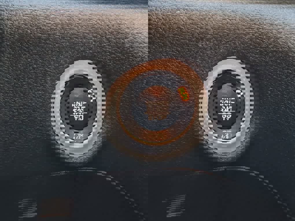 Used 2019 Chrysler Pacifica Limited w/ S Appearance Package image 17