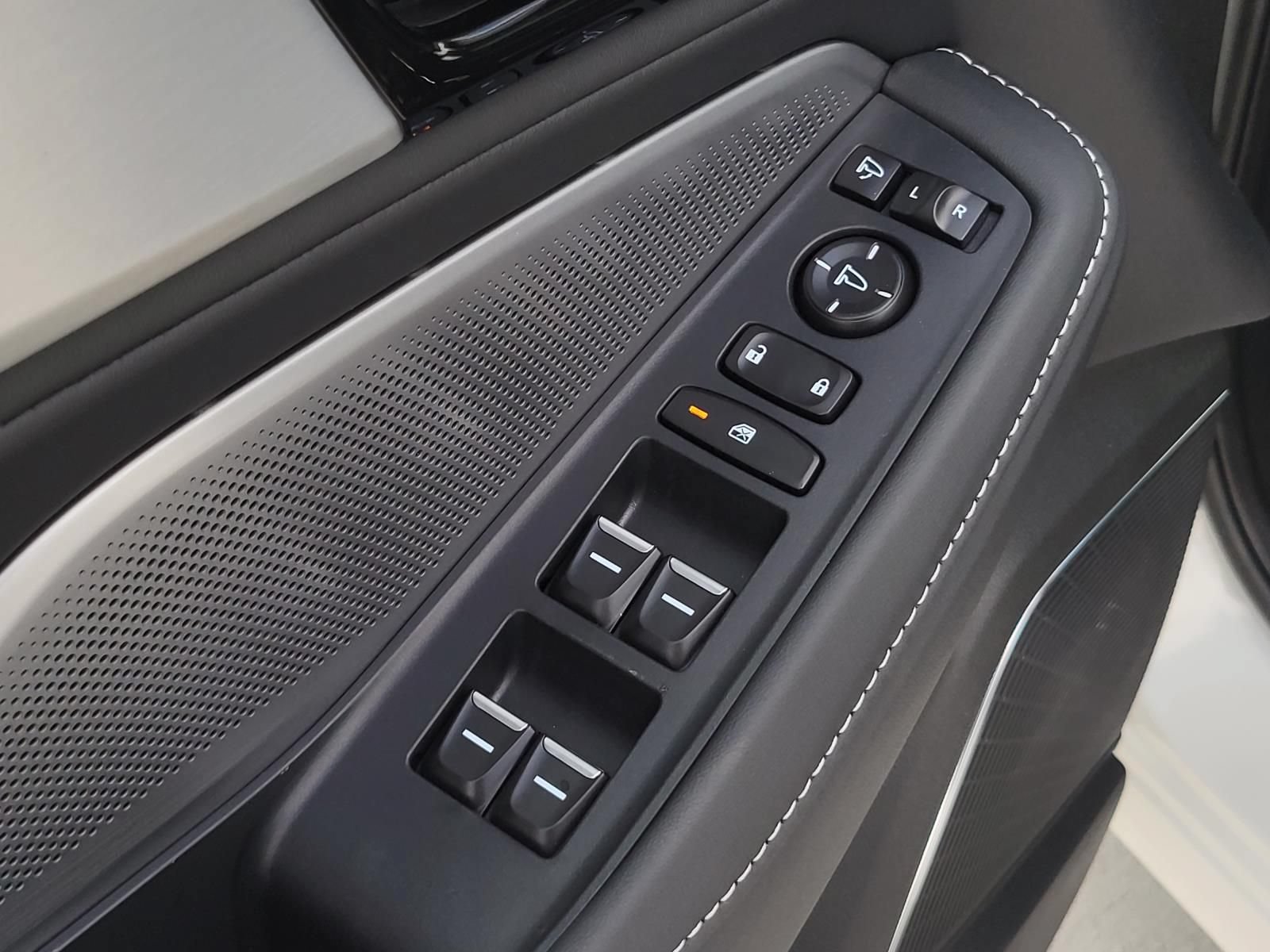 Used 2026 Acura MDX FWD w/ Technology Package image 16