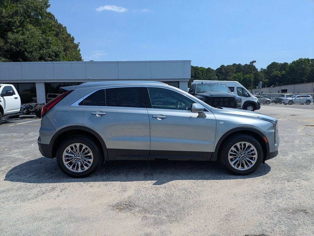 Used 2025 Cadillac XT4 Premium Luxury FWD image 8