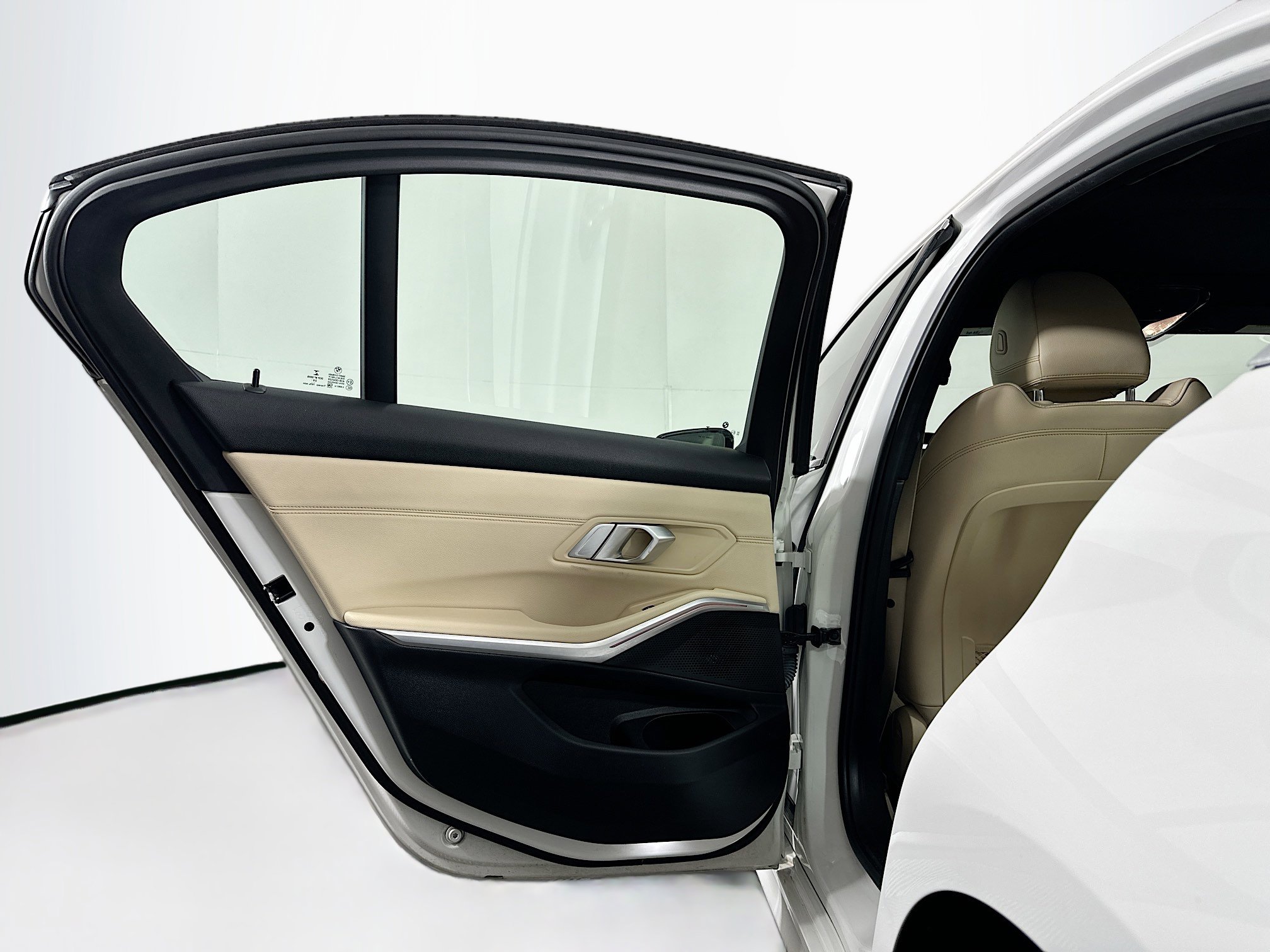 Used 2021 BMW 330i Sedan w/ Premium Package RWD image 27