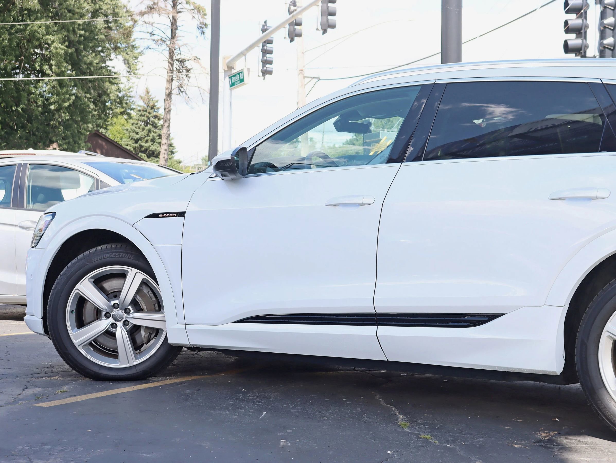 Used 2019 Audi e-tron Premium Plus image 13