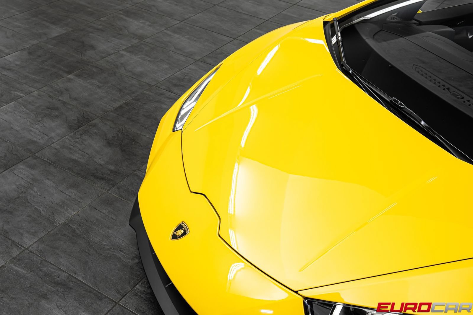 Used 2021 Lamborghini Huracan EVO RWD image 9