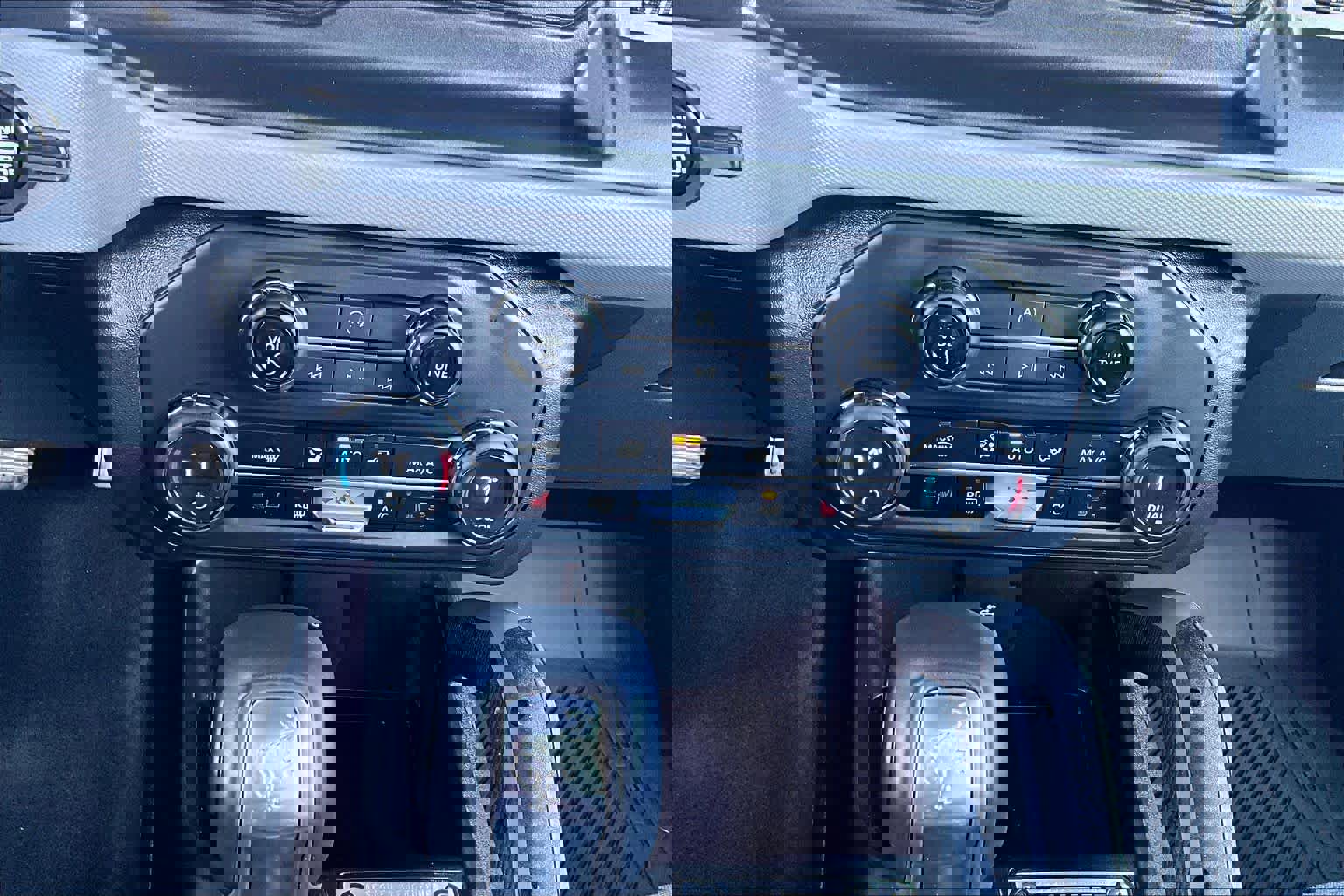 Used 2023 Ford Bronco Big Bend w/ Sasquatch Package image 33