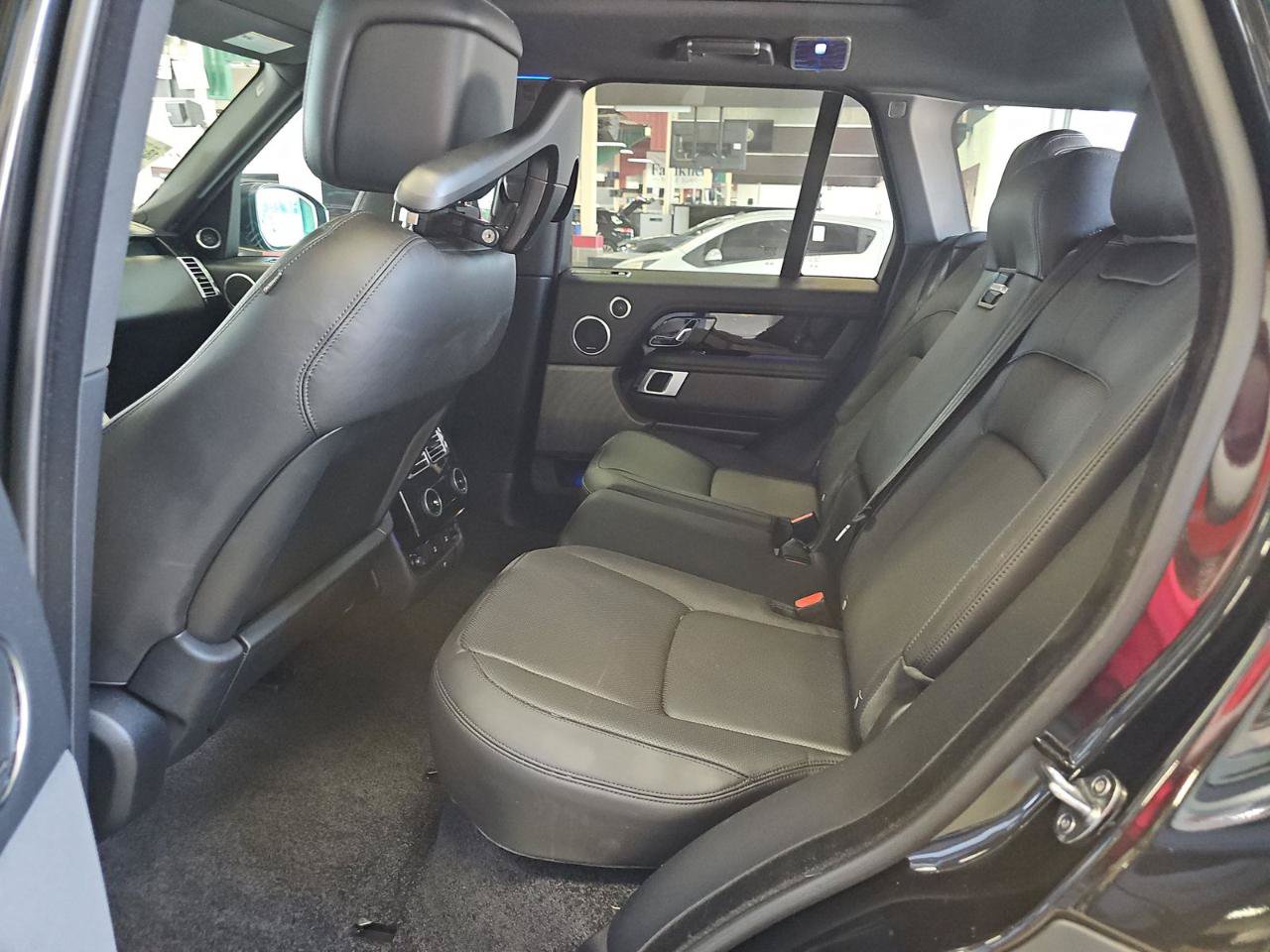 Used 2020 Land Rover Range Rover HSE AWD/4WD image 8