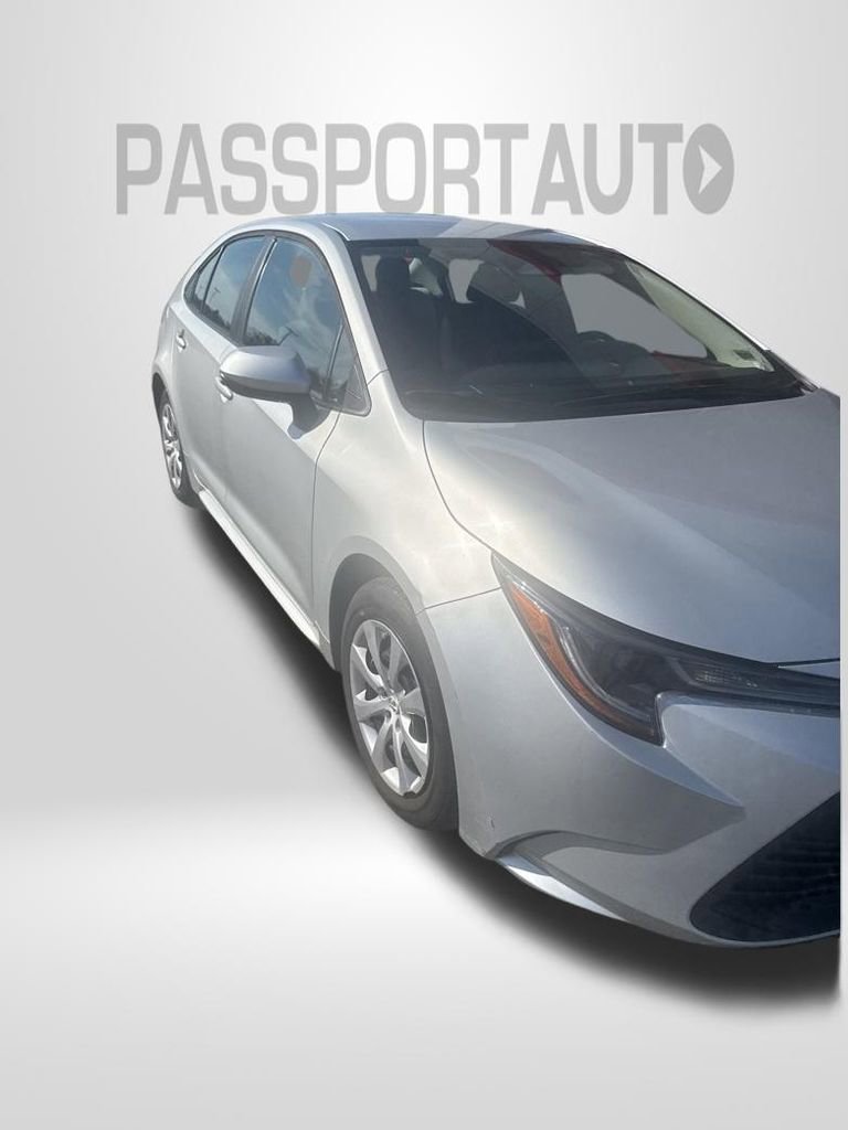 Used 2023 Toyota Corolla LE image 6