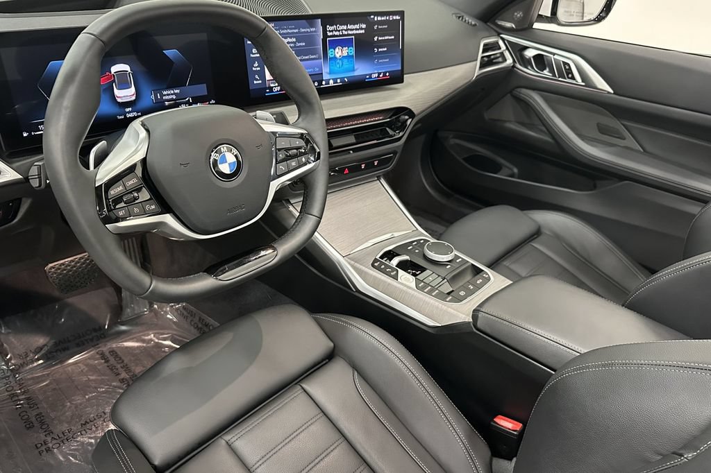Used 2025 BMW 430i Convertible w/ Premium Package RWD image 11