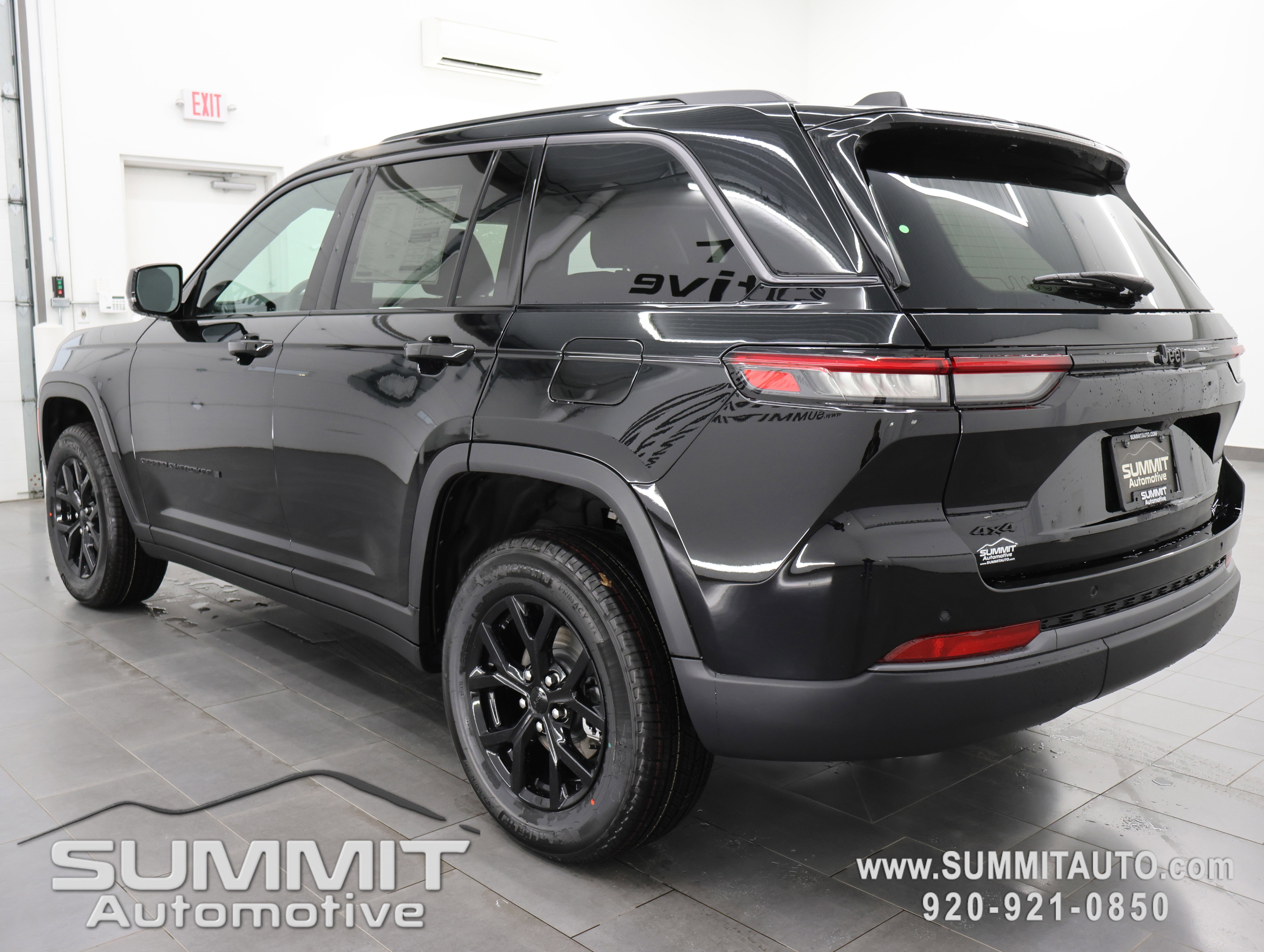 New 2026 Jeep Grand Cherokee Altitude AWD/4WD image 6
