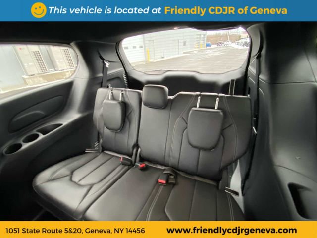 New 2026 Chrysler Pacifica Select FWD image 13