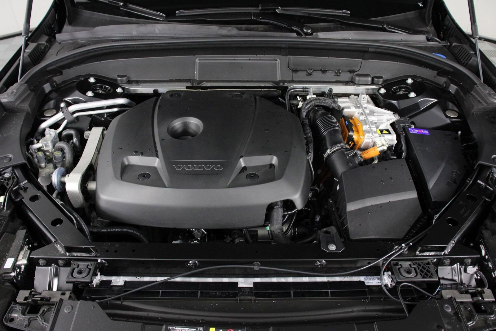 New 2026 Volvo XC60 T8 Plus w/ Protection Package Premier image 12