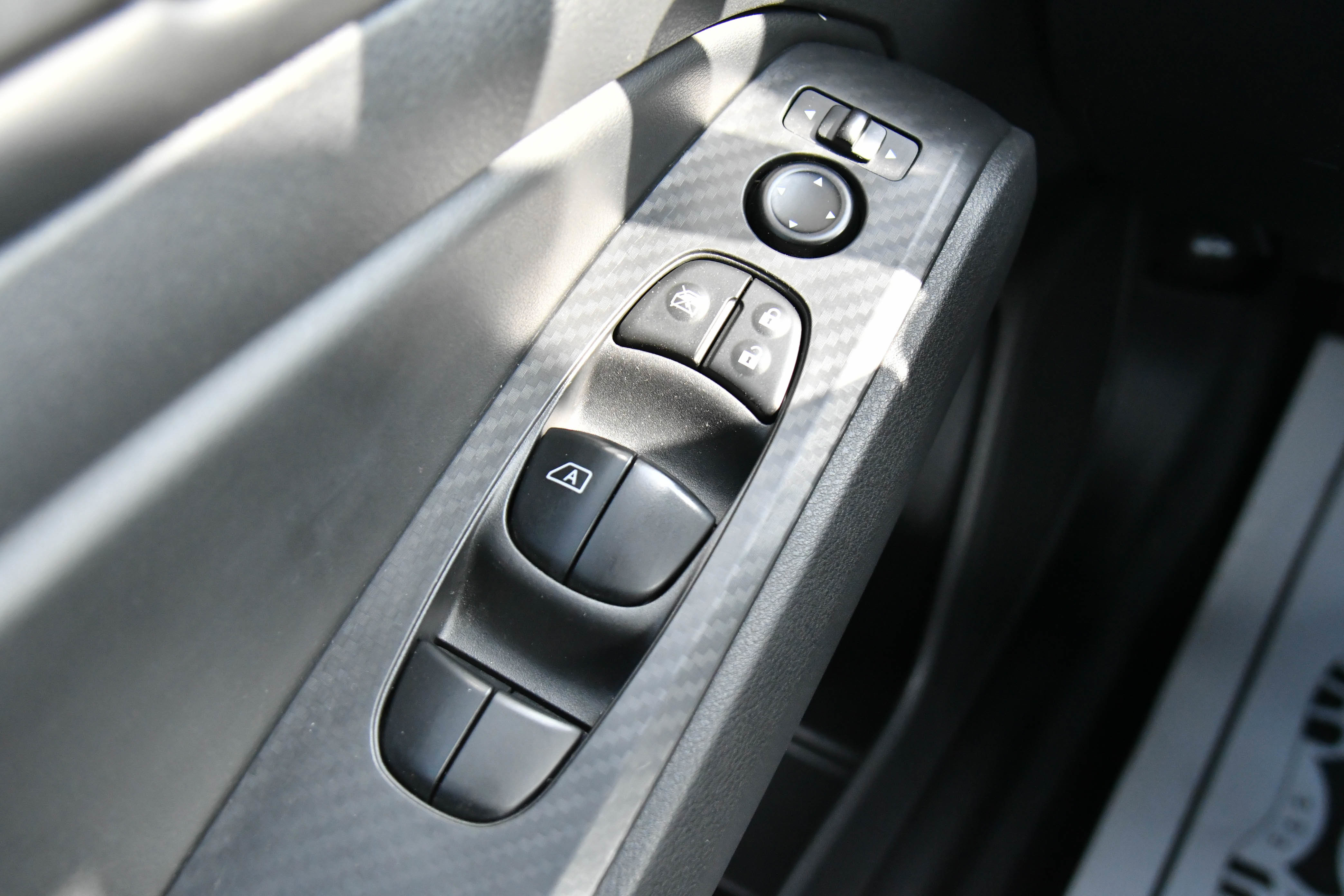 Used 2024 Nissan Altima 2.5 SV image 30