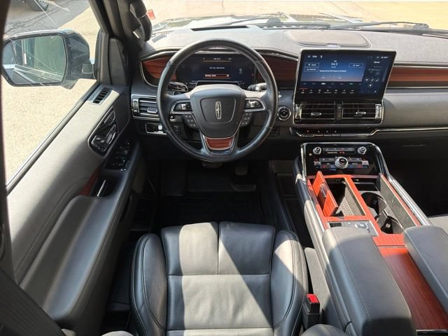 Used 2023 Lincoln Navigator L Reserve AWD/4WD image 17