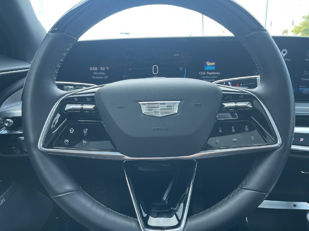 Used 2024 Cadillac Lyriq Luxury AWD/4WD image 11
