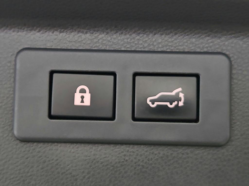 Used 2021 Subaru Forester Limited image 31