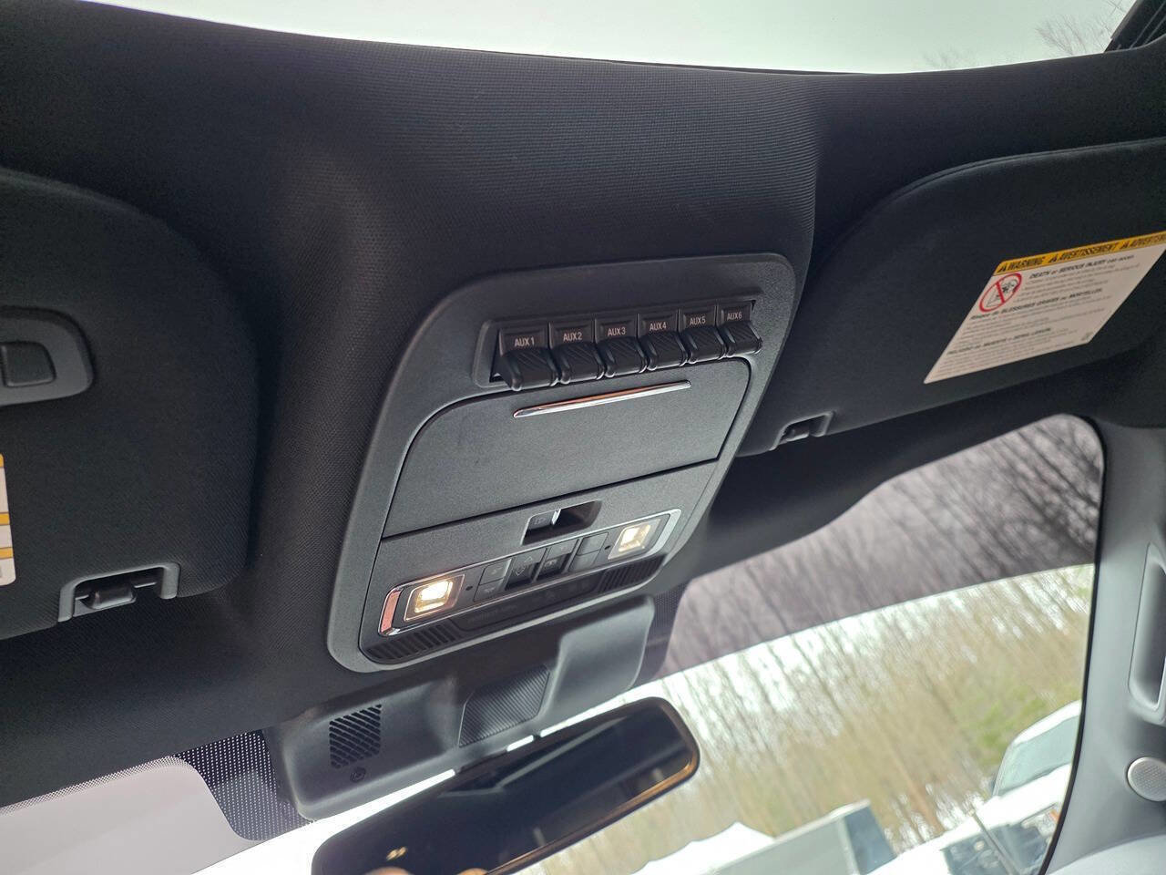 Used 2024 Ford F350 Platinum w/ FX4 Off-Road Package image 32