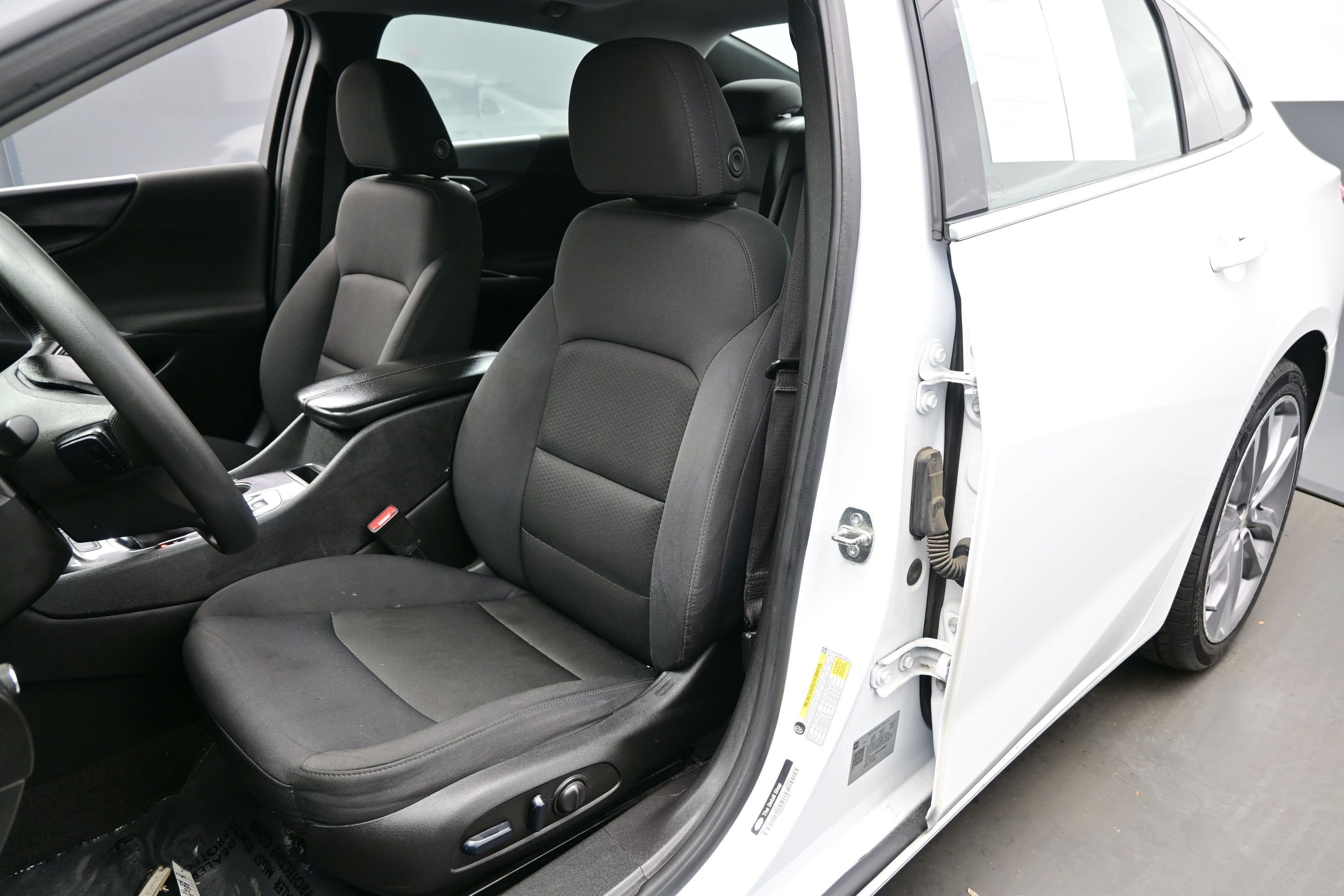 Used 2023 Chevrolet Malibu LT w/ Driver Confidence Package FWD image 12