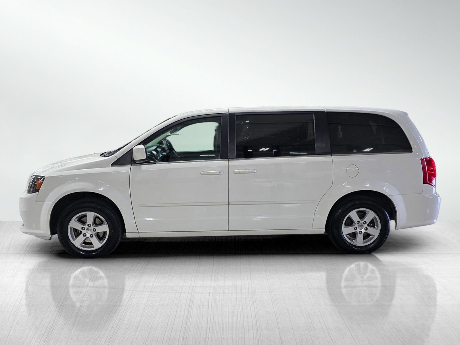 Used 2012 Dodge Grand Caravan Crew FWD image 4