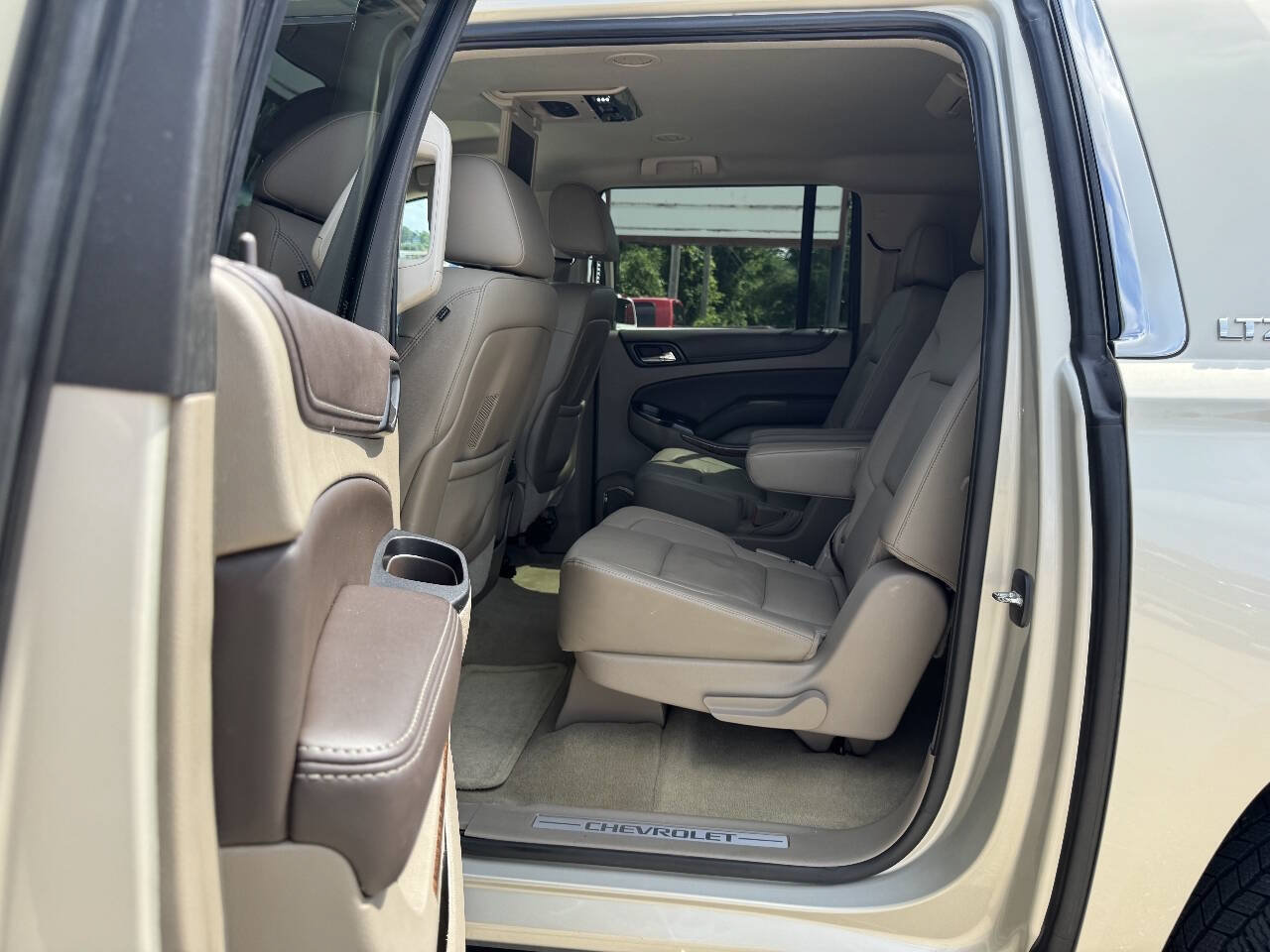 Used 2016 Chevrolet Suburban LTZ w/ Max Trailering Package AWD/4WD image 18