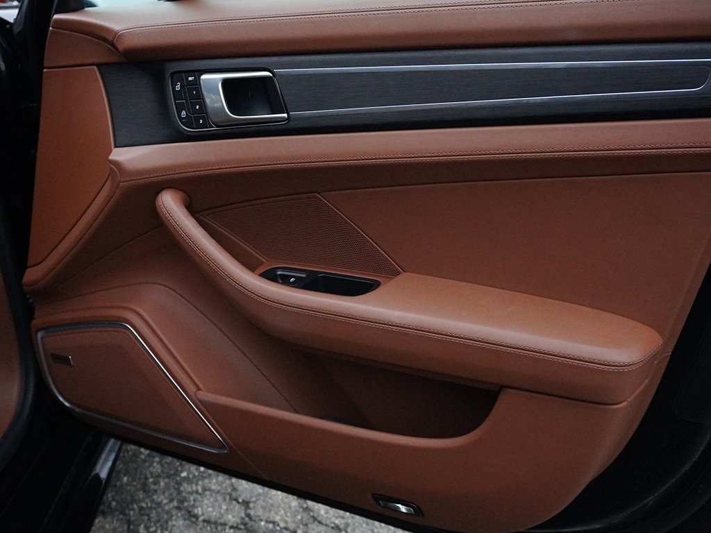 Used 2023 Porsche Panamera 4 Platinum Edition image 26